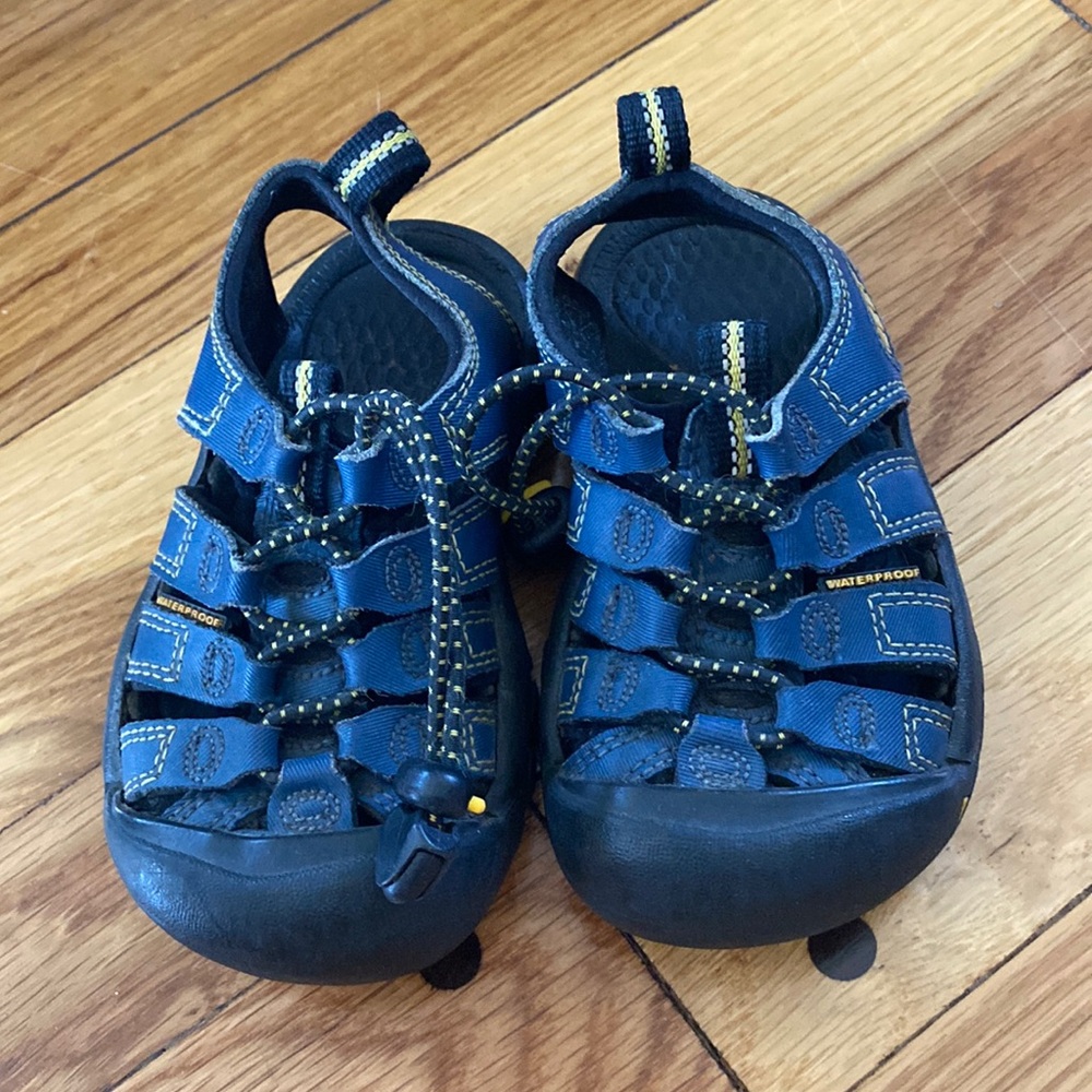 Keen Newport sandal toddler size 8